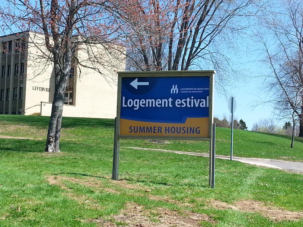 Universite De Moncton Extérieur photo